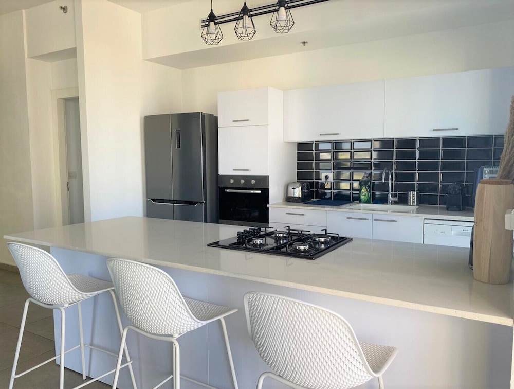 Cool & Urban Apt Luxury Tower Sea View