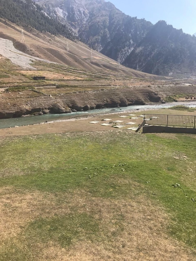 Hotel Akbar Sonamarg view 3