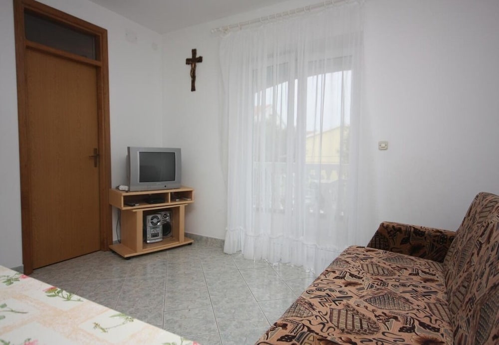Vese - 100 m From Beach - A1
