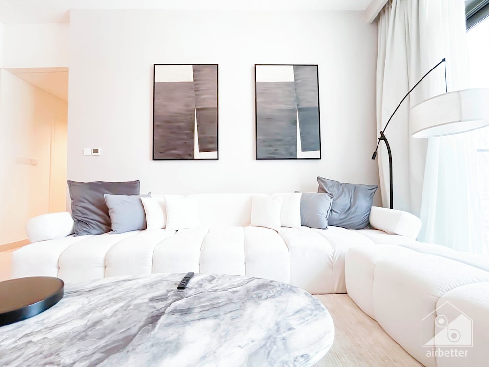 Luxury & Elegance at Burj Crown Downtown