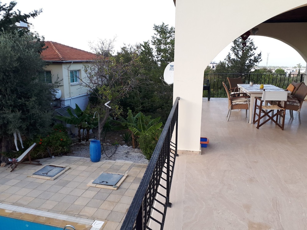 Sea Breeze Mountain Villa