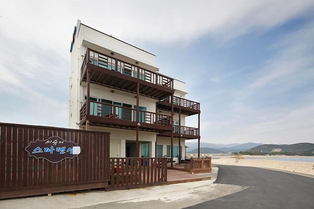 Pohang Sea Shore Pension
