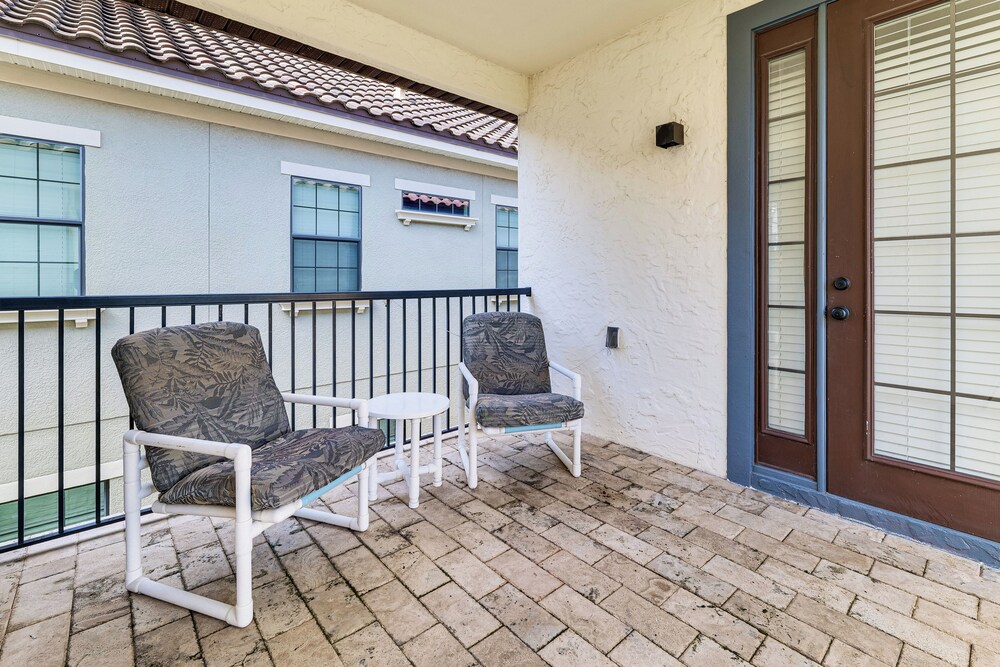 8 Mi to Disney: Pet-friendly Apt w/ Resort Perks