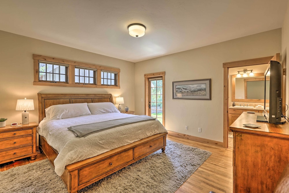Quiet Fraser Family Escape: Hot Tub & Front Porch! view 4