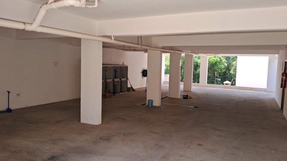 Apto Prédio Costa 1 c/ garagem no centro