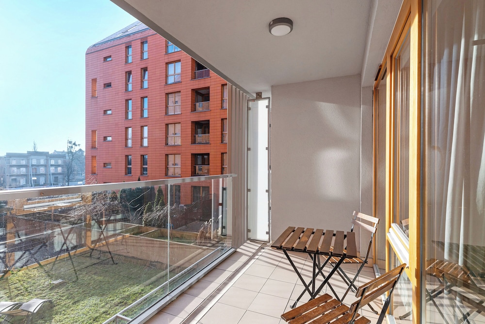Aura - Riverside & Parking by Downtown Apartments