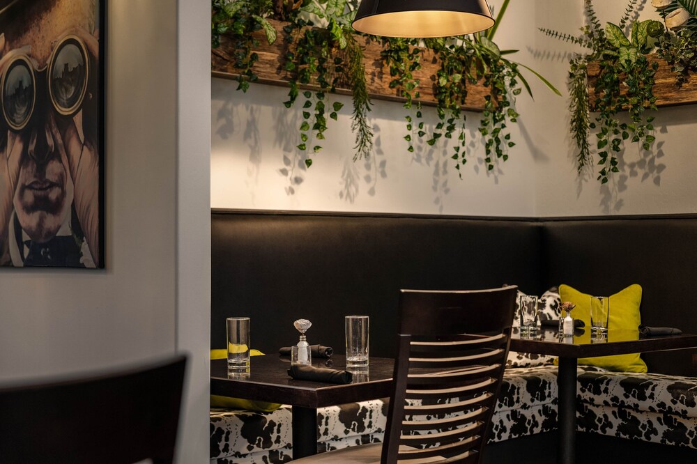 Twisted Lemon Restaurant & Boutique Inn