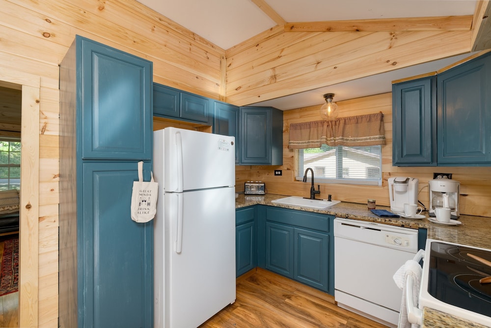 The Rustic Cottage by Avantstay Hot Tub Fire Pit Pool Table 5mins to Town