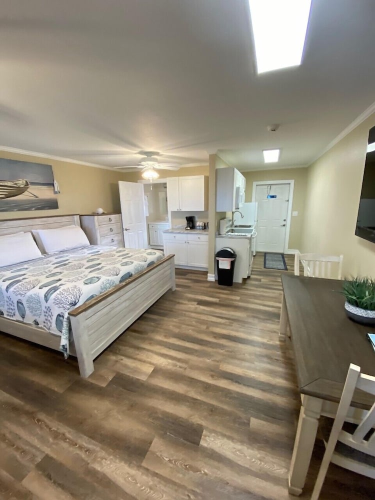 Caribbean Shores Waterfront Resort view 4