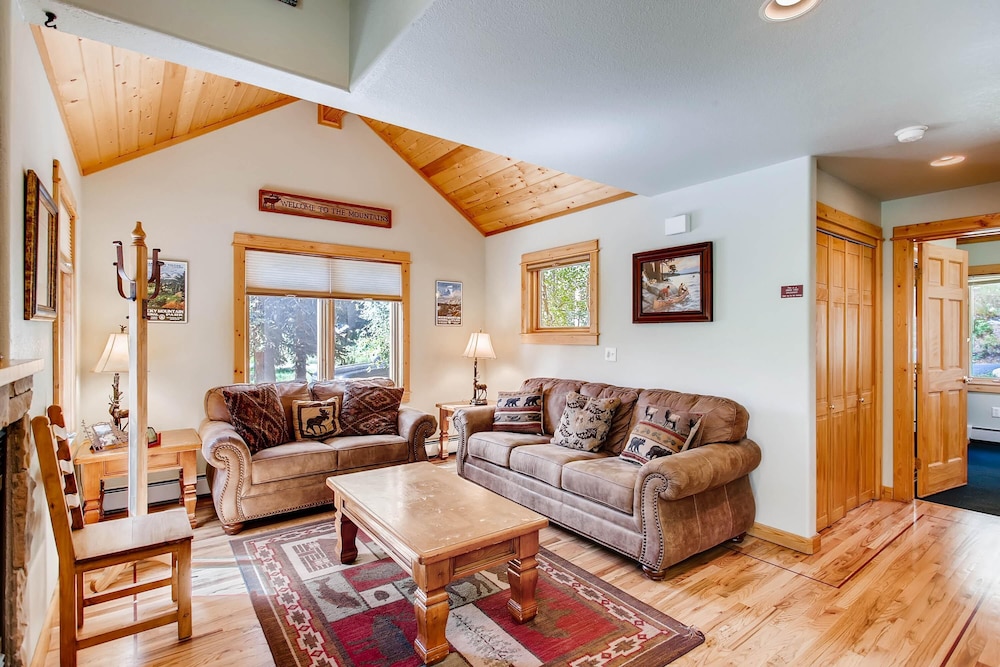 Estes Park Condos - Property Image 40