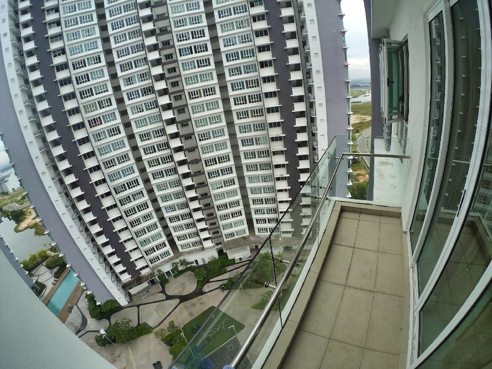 City Living with Panoramic Sea Views at Danga Bay