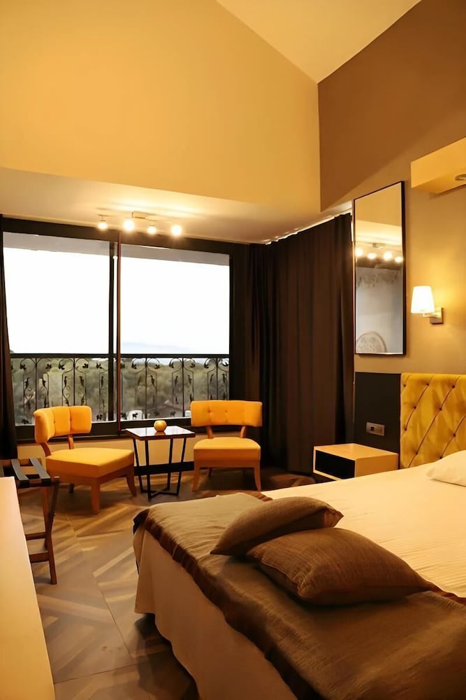 Royal Çeşme Otel - Image 21
