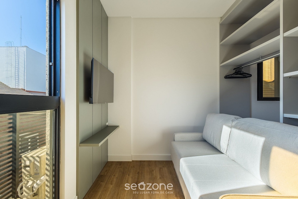 Apartments in a Building With a Pool, 180m From the Beach in Bombinhas - Sfrs