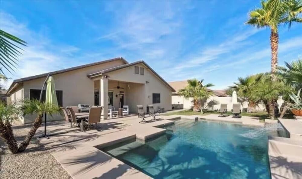 Chandler Hideaway - Relax & unwind