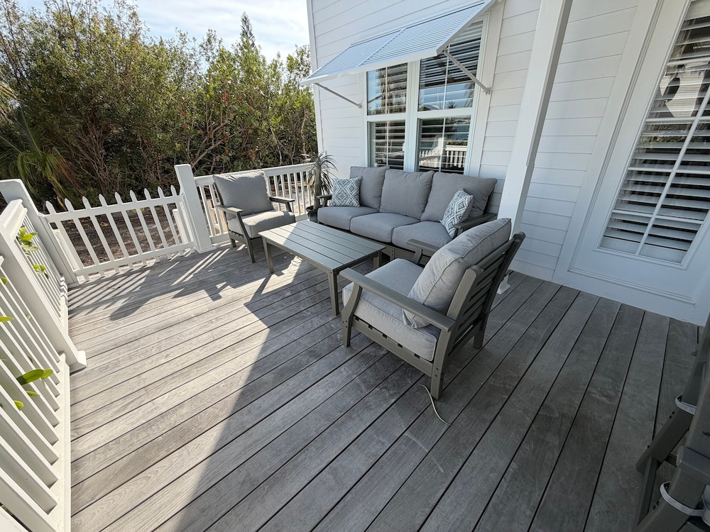 The Point At Coral Lagoon, Rare End Of Canal Villa 3 Bedroom Townhouse