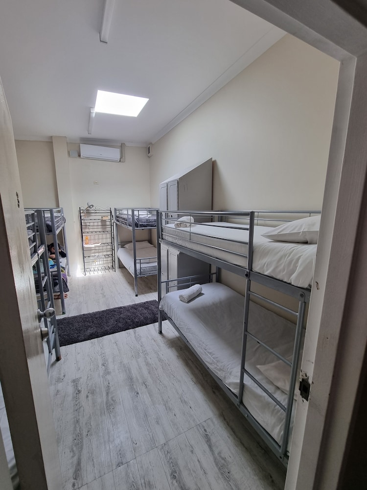 The Entrance Backpackers - Hostel