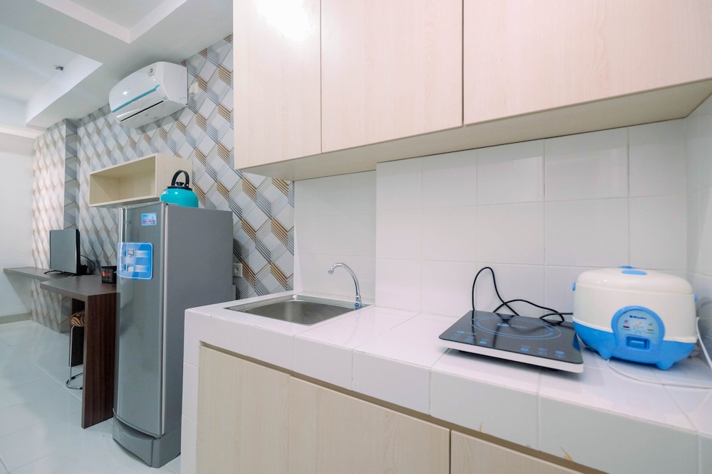 Relaxing Studio Apartment at Azalea Suites Cikarang view 4