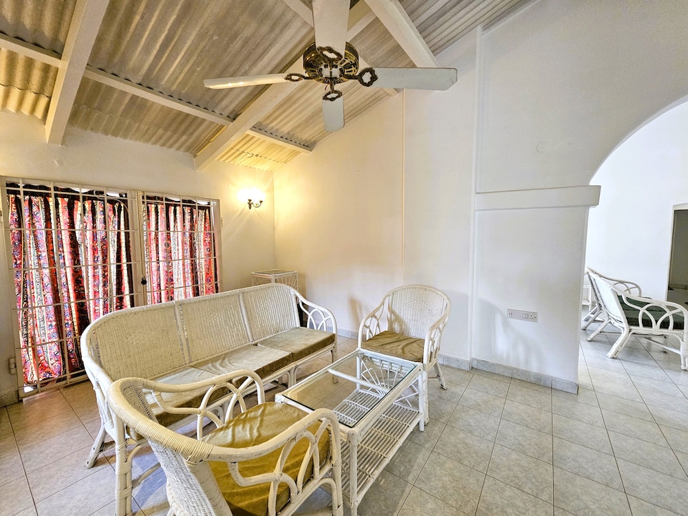 iSTAYS The Colonial Villa Yercaud