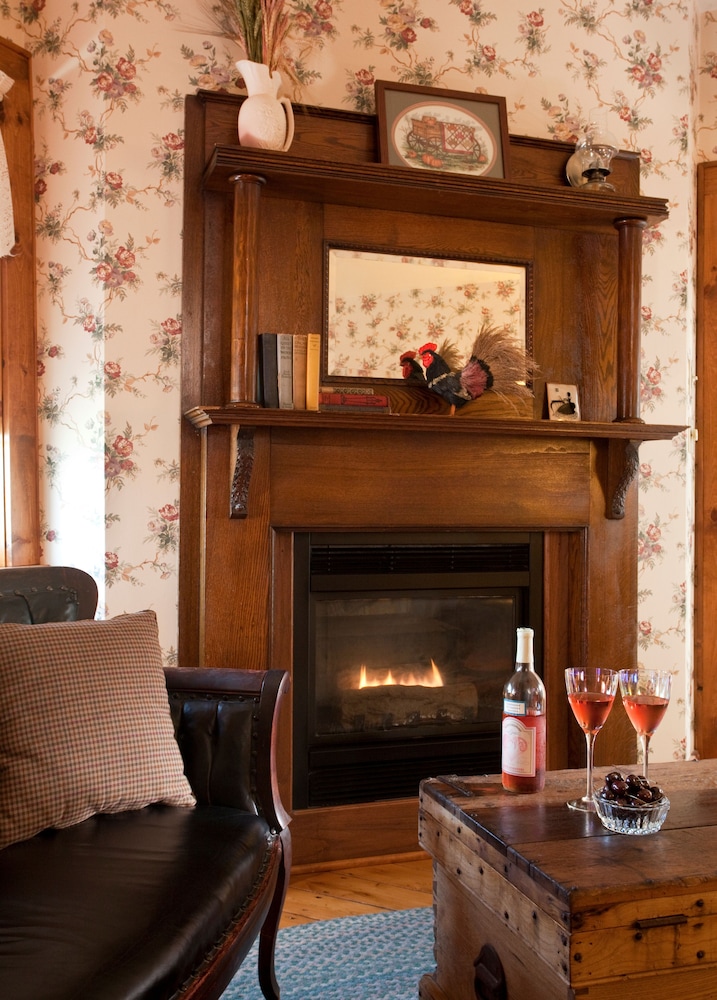 Chanticleer Guest House