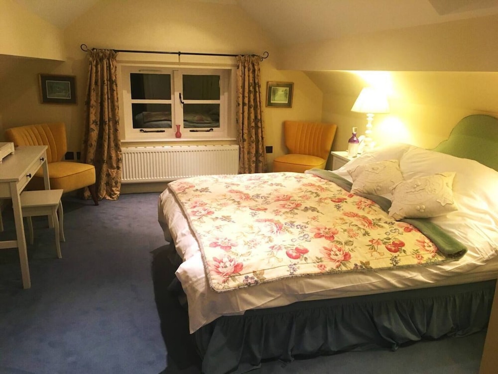 Luxury Accom With Pool Henbury Macclesfield view 5