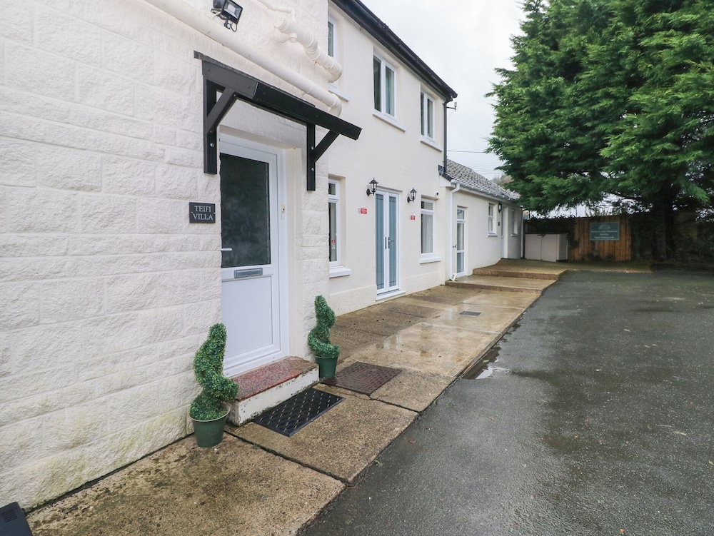 Teifi Villa
