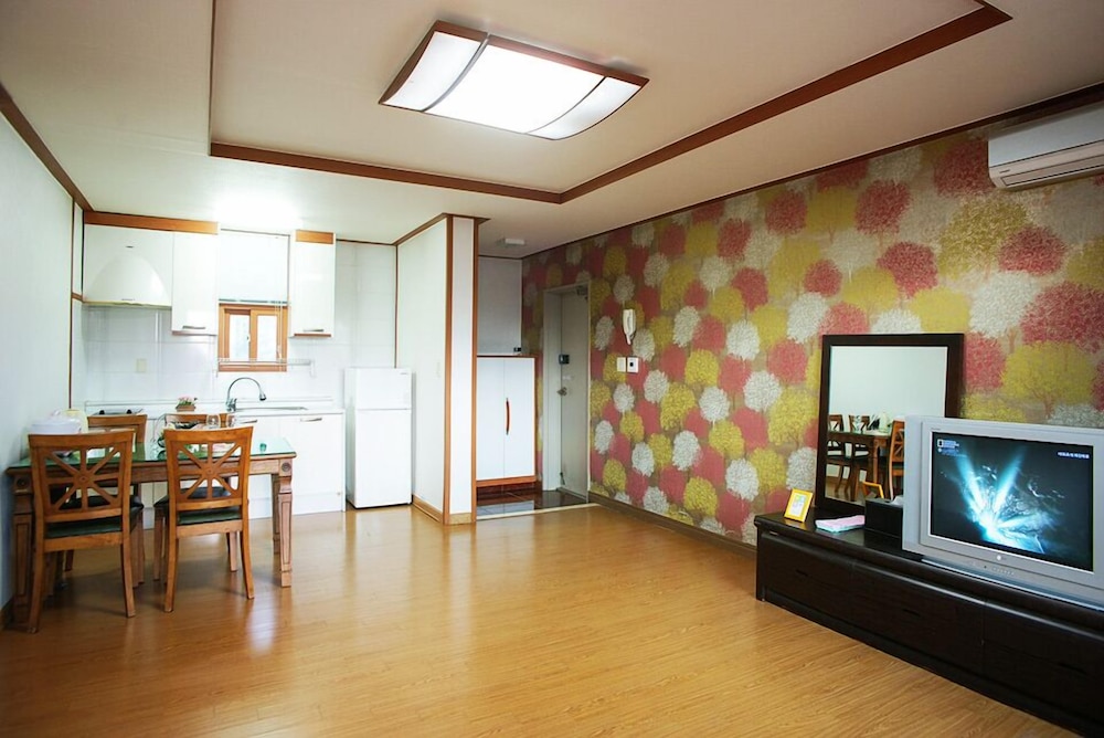 Olleh House