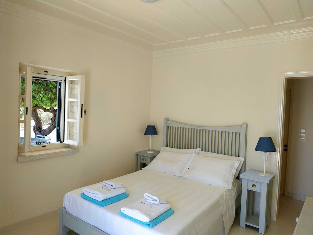 Spacious Villa in Vasiliki with Swimming Pool & Hot Tub view 3