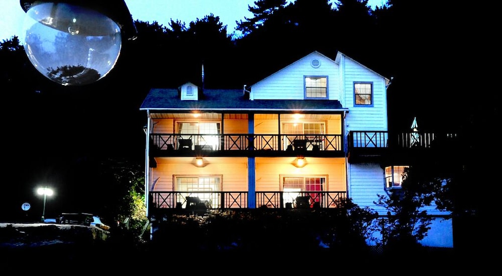 Geoje Floria Pension view 3
