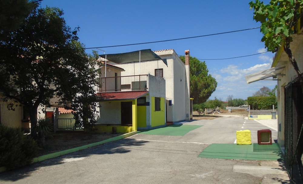 ROOMS MATEA PULA