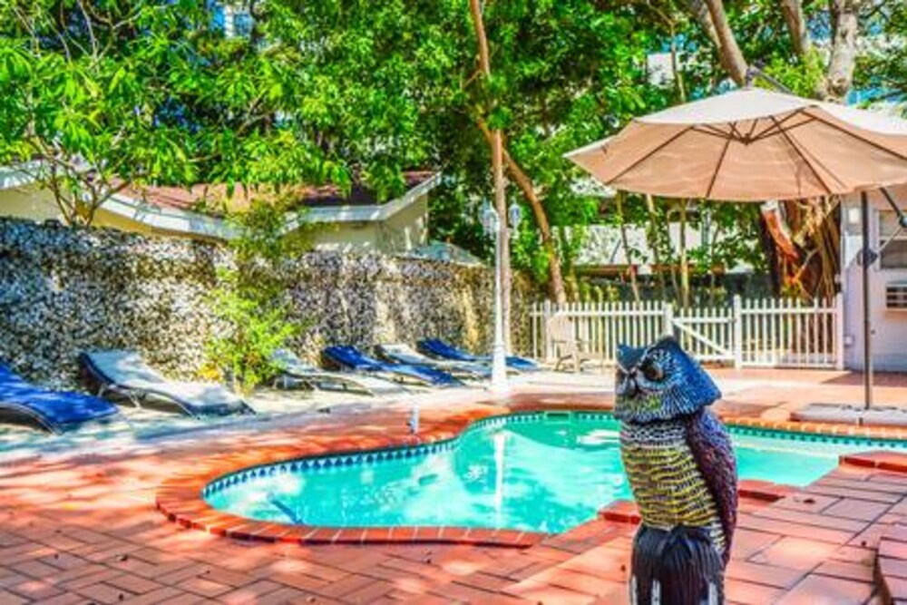 2710 Heated Pool 7 Beds 5 Baths Sleep 15 Park 4 Car