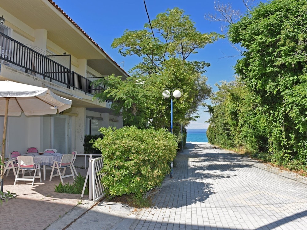 Ioanna Maisonette by Rentalspro