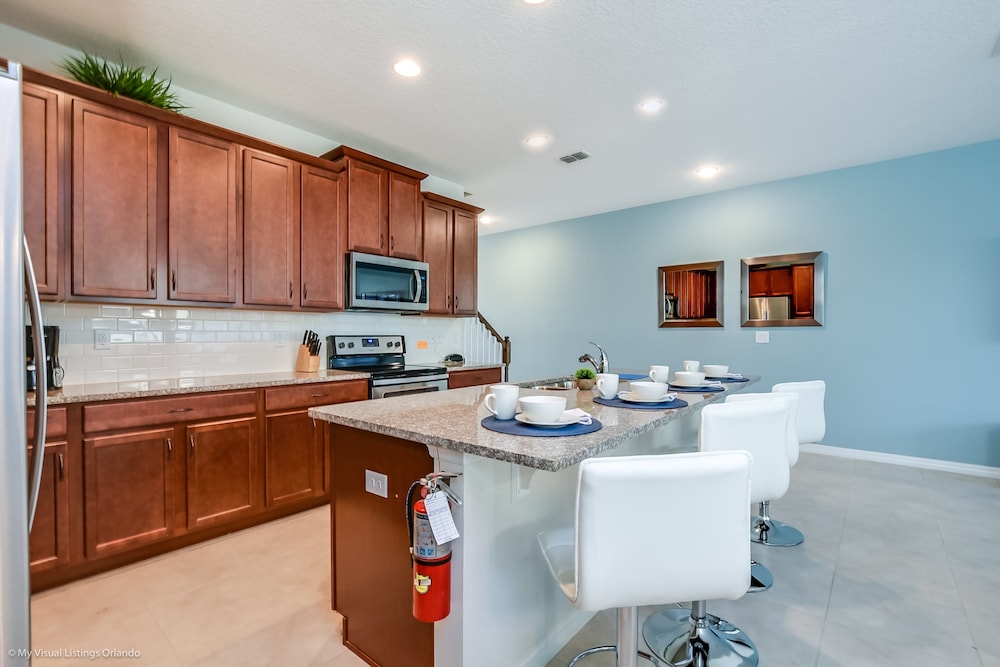 Resort Community Town Home with Pool - Image 5