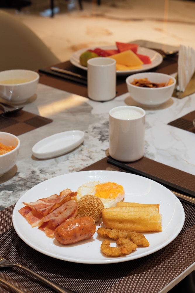 One Gem Hotel