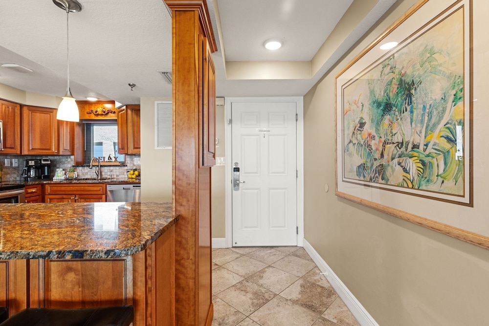 It Doesnt Get Any Better Than This! 2BR 2BA Sleeps 8 Beachfront!