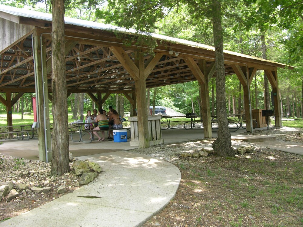 Take A Holiday 2 Bedroom Condo by RedAwning