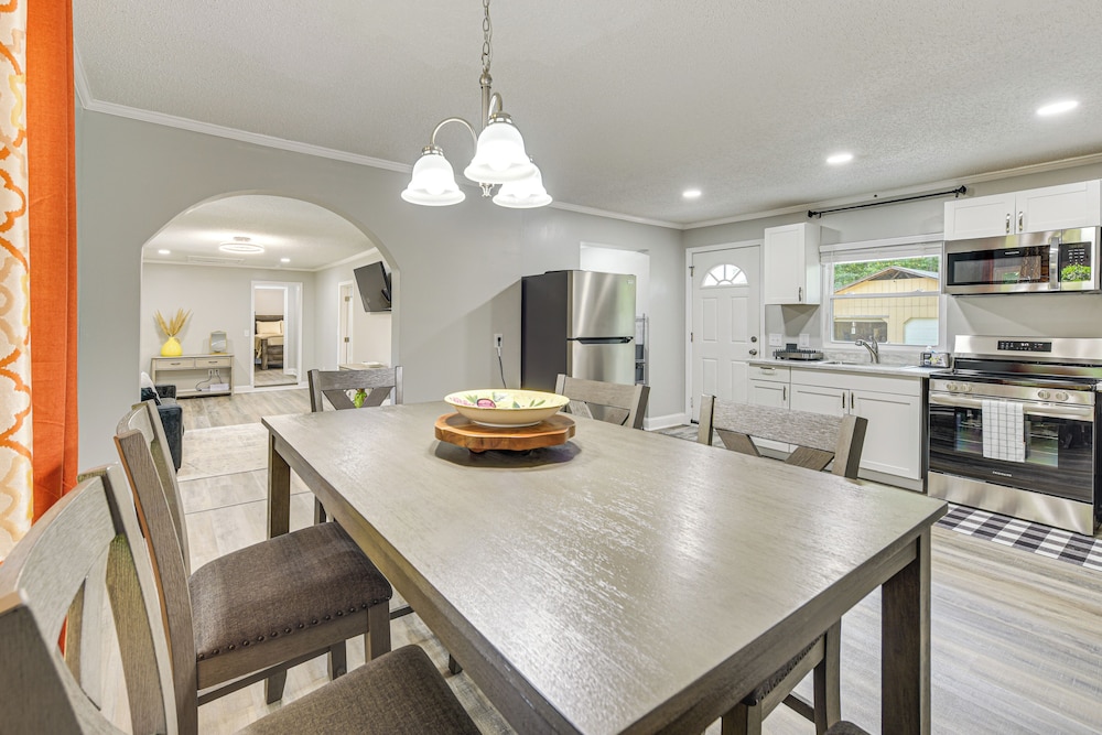 Private Deck & Yard: Home 3 Mi to Dtwn Sanford!