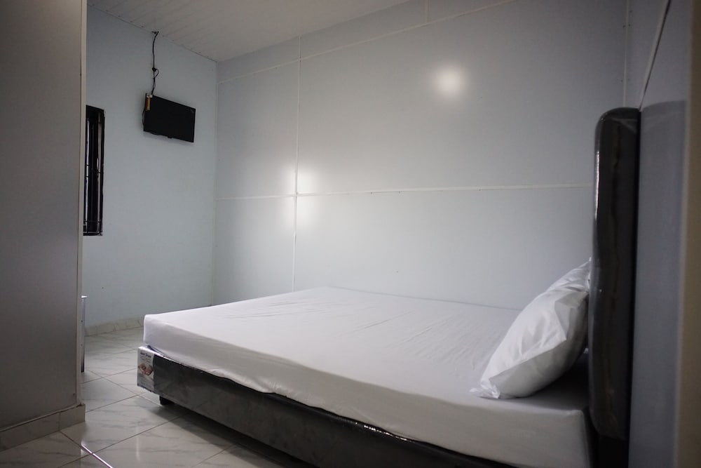 OYO 94903 Akasia Guesthouse