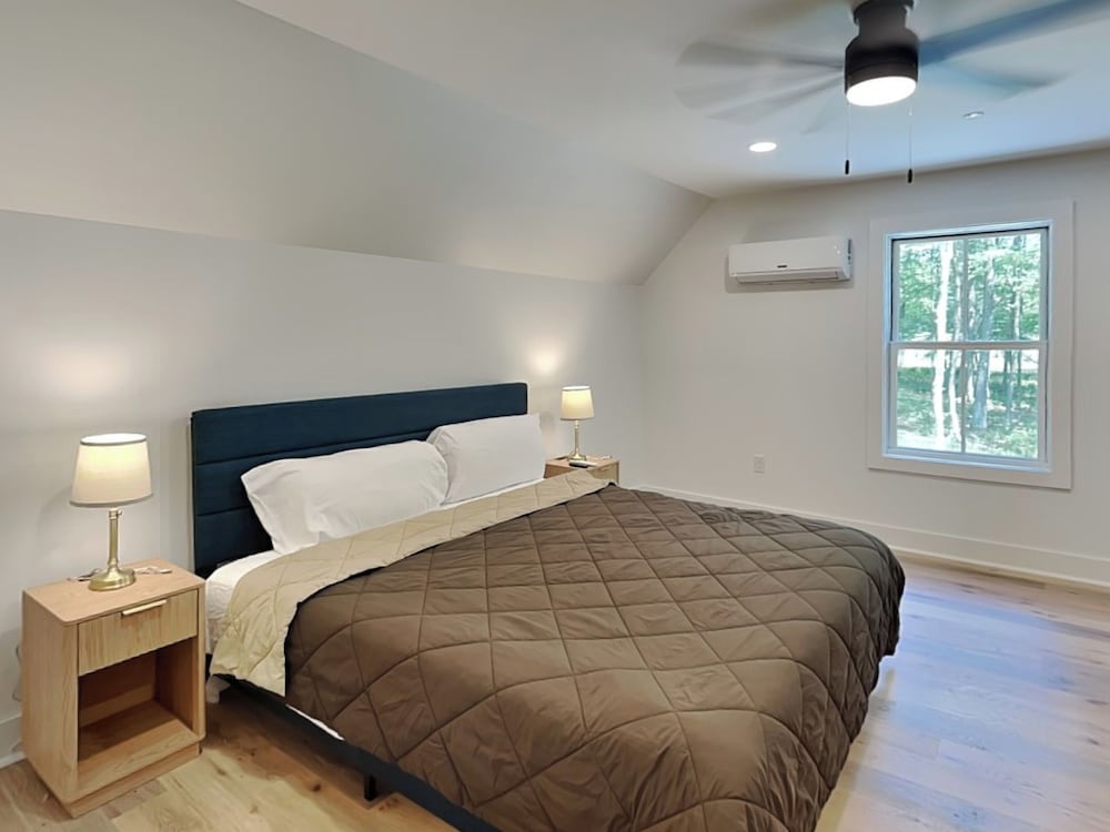 Holiday House by Taylor Made Deep Creek