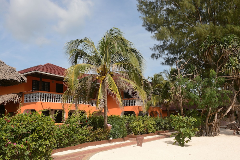 Mnarani Beach Cottages