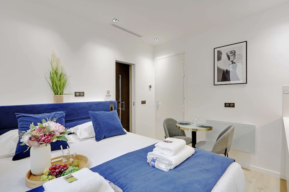 Modern Studio With AC in the Heart of Paris
