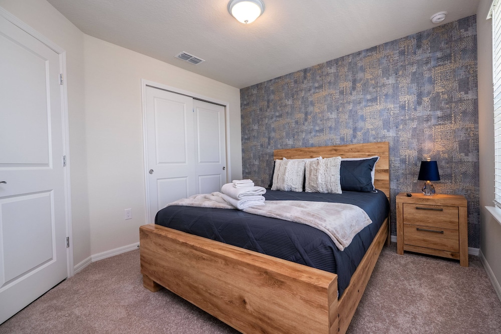 Windsor Cay 7BR Water Park Free