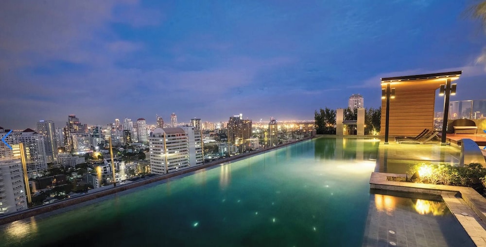 Free Airport Pick Up Rooftop Pool Jacuzzi Gym BTS Emqartier Shopping Mall