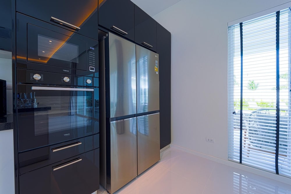 Modern 3 Bedroom Villa AS1