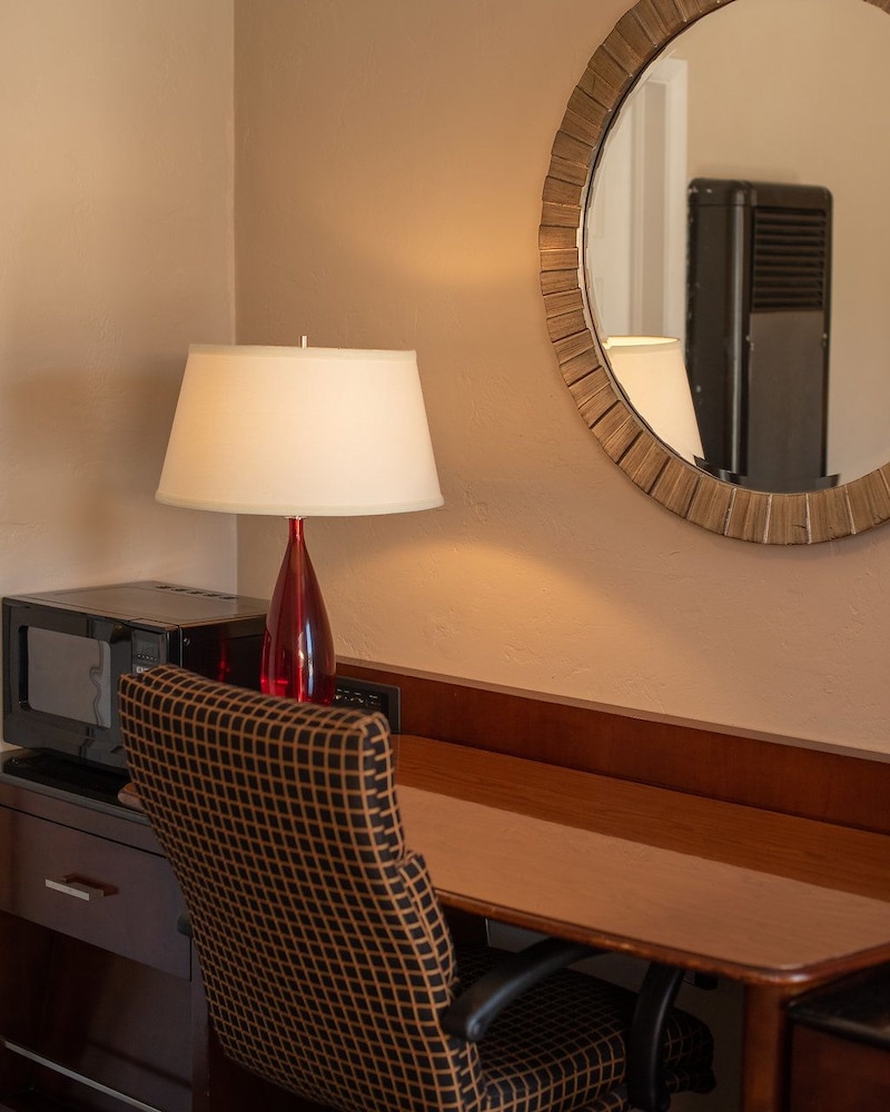 Circle R Motel