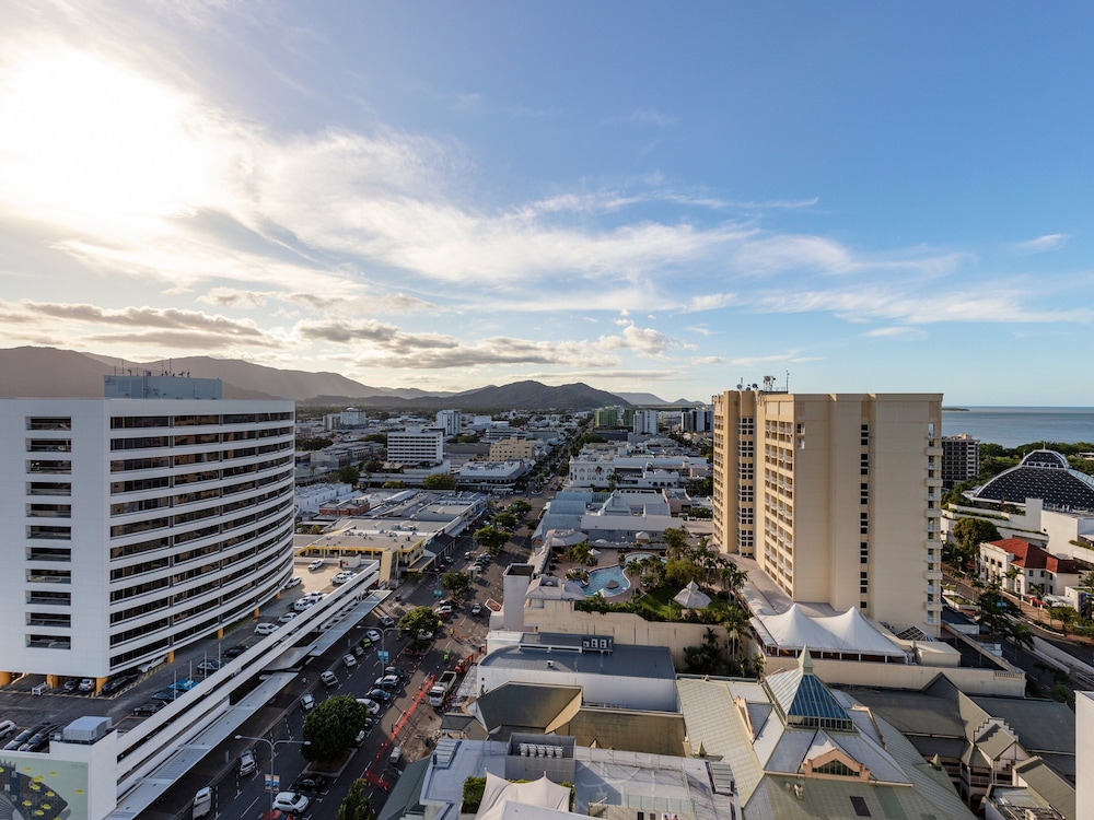 Hotel Park Regis City Quays - Image 1