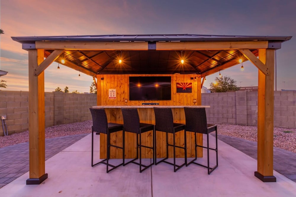 Cactus Glen Retreat Heated Pool Cabana Bar Gameroom