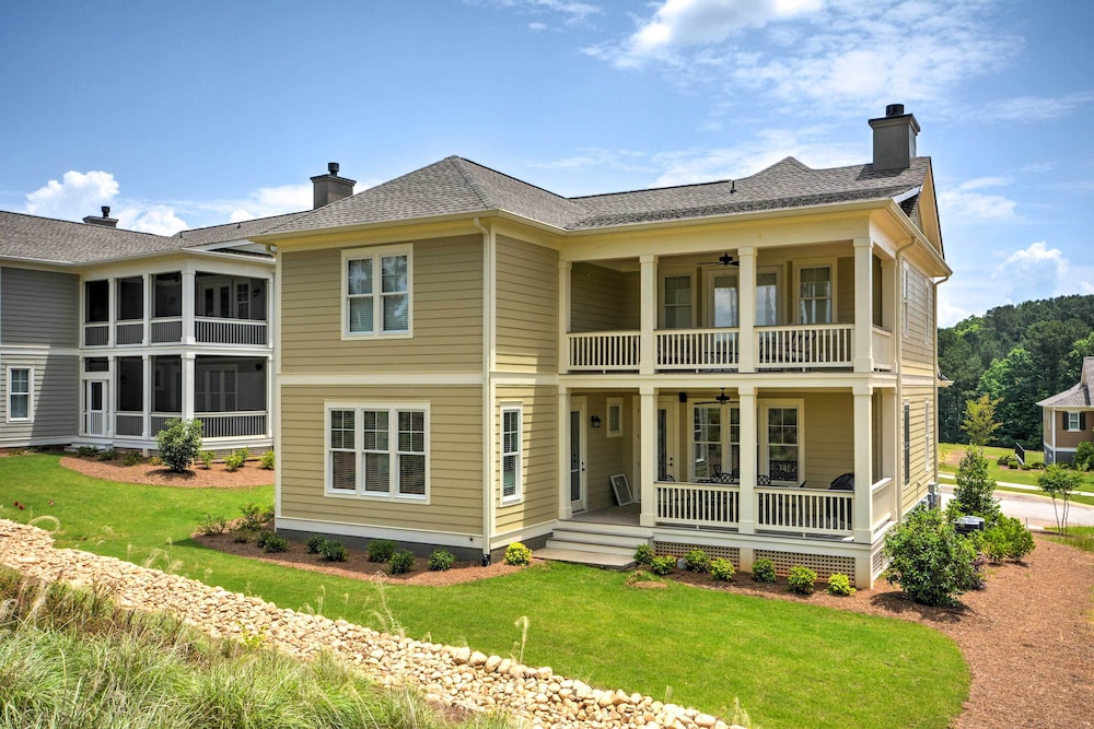 Spacious Family-friendly Retreat w/ Winter Rates! view 5