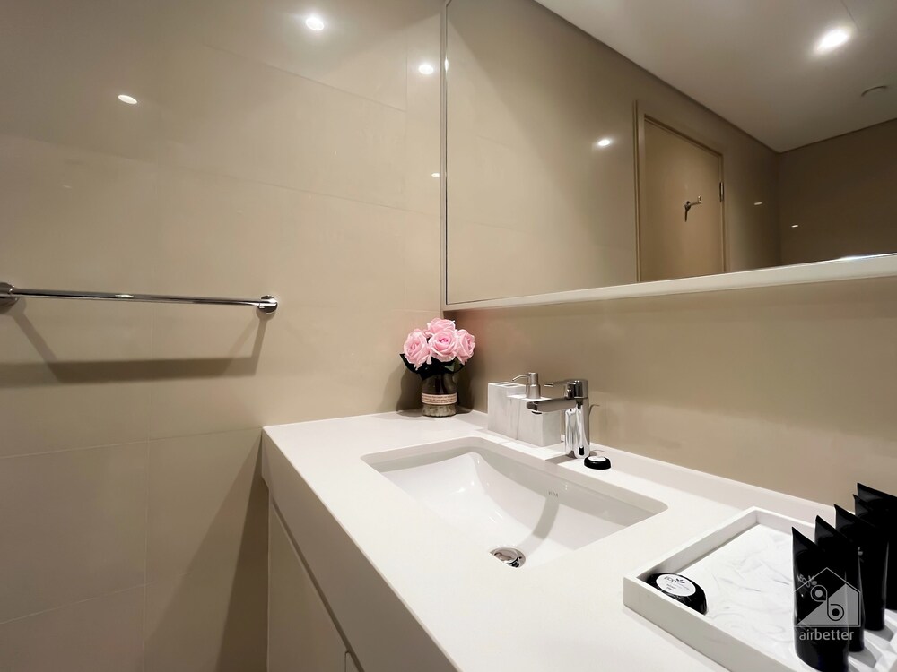 Extreme Luxury Burj Royal Balcony and Downtown View