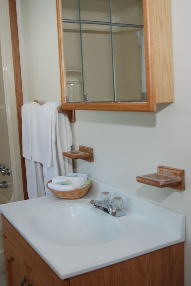 Shining Waters Cottages