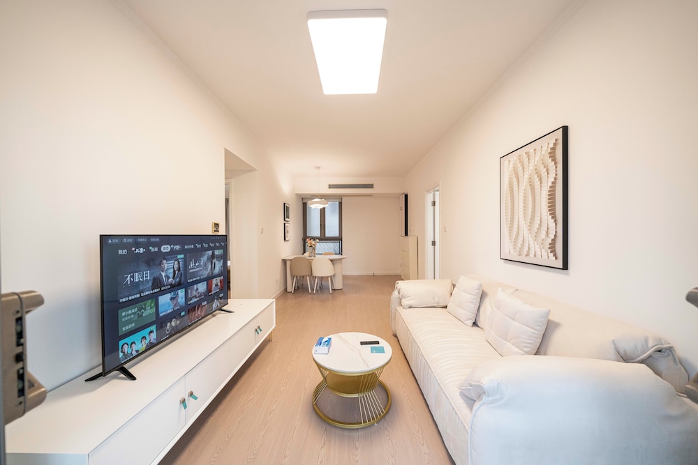 Tyms  1BR APT Hongqiao Yucui Garden